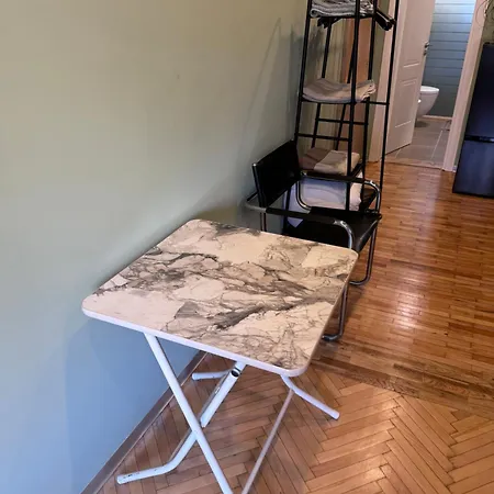 아파트 The Hidden Gem Of Blloku